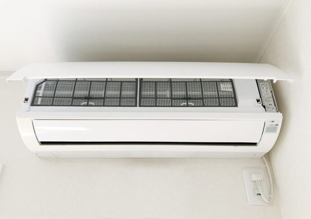 エアコン掃除を業者にたのむ頻度はどのくらい どんな時にたのむべき Joy Of Living